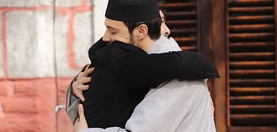 Красные бутоны - кадры из сериала