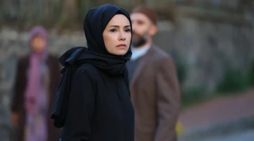 Красные бутоны - кадры из сериала