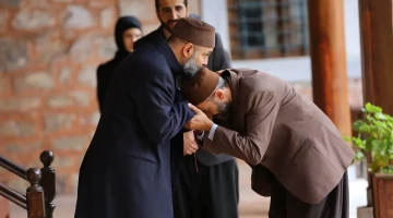 Красные бутоны - кадры из сериала