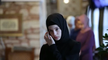 Красные бутоны - кадры из сериала