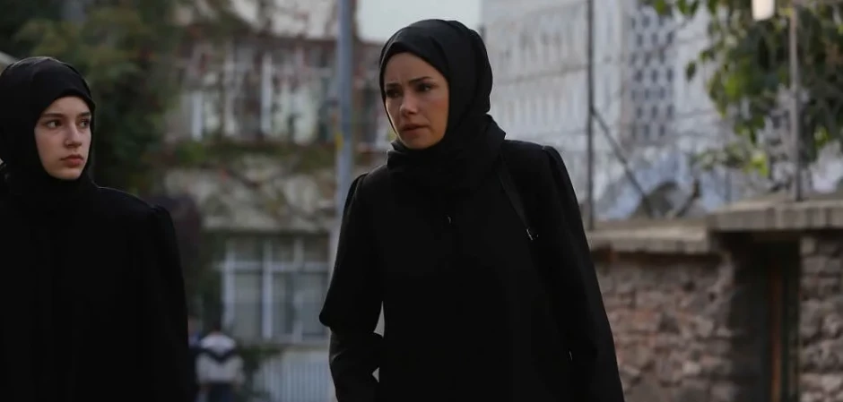 Красные бутоны - кадры из сериала