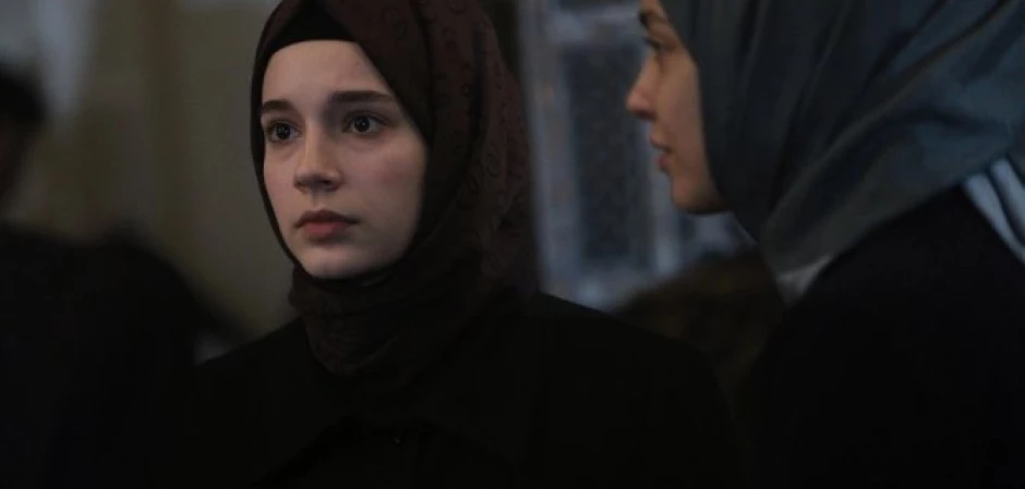 Красные бутоны - кадры из сериала