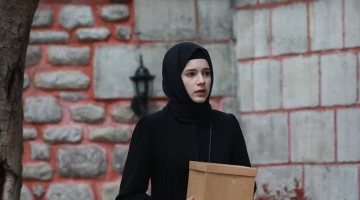 Красные бутоны - кадры из сериала