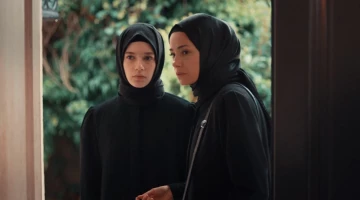 Красные бутоны - кадры из сериала